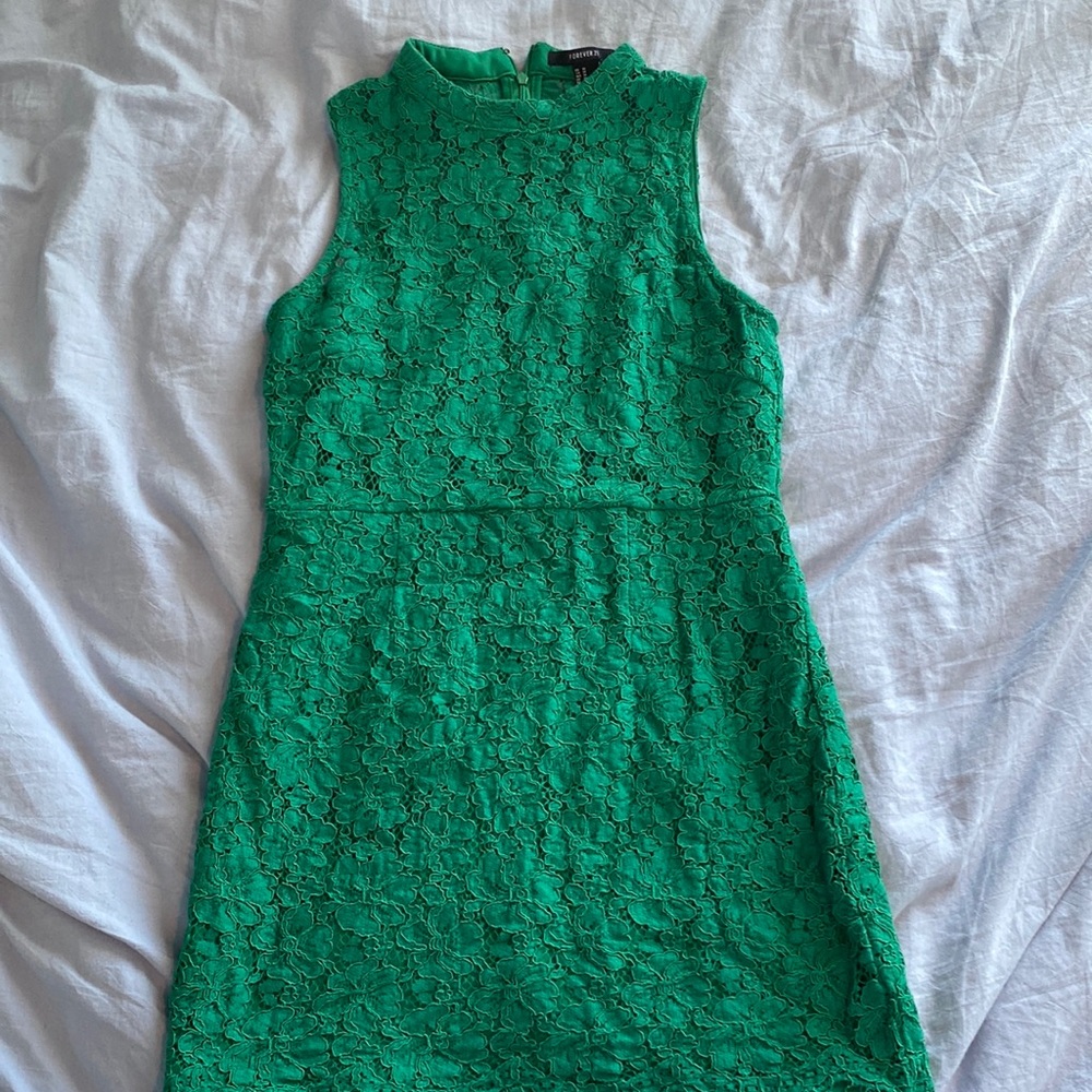 Forever 21: Green Lace: Medium